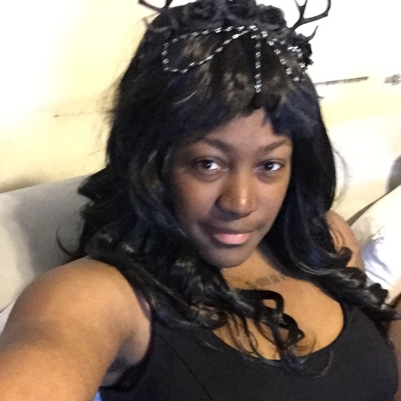 Meet your Posher, Mikala - Picture 1 of 1